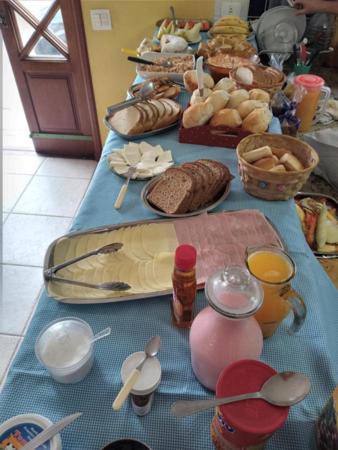 Acomodação com café da manhã  Pousada Ninho dos Cobras Campos do Jordão